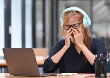 Kas sukelia akių sausumą ir neryškų matymą?