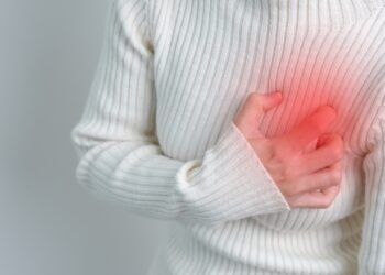 Krūtinės tirpimas: priežastys ir kada kreiptis į gydytoją