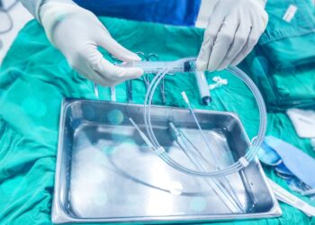 Centrinės venos kateteriai: PICC linijos ar implantai (portai)?