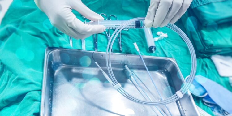 Centrinės venos kateteriai: PICC linijos ar implantai (portai)?