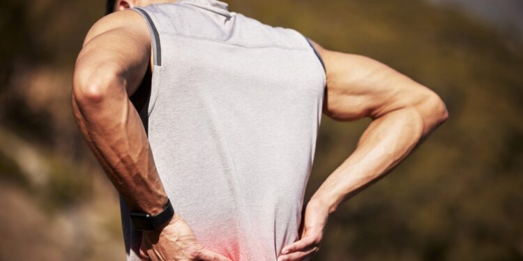 Kas sukelia mano nugaros skausmą ir vėmimą?