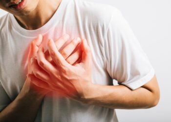 Karščiavimo ir krūtinės skausmo priežastys: kada kreiptis į gydytoją