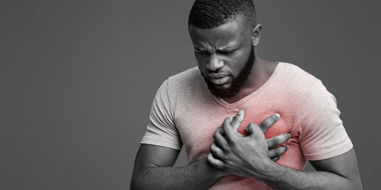 Mažink vyrų krūtinės išryškėjimą