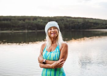 Ar plaukimas padeda gydyti osteoporozę?