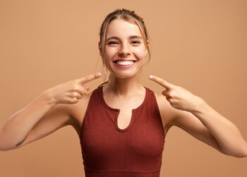 10 patarimų, kaip išlaikyti dantis sveikus