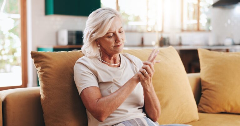 5 priežastys, kodėl informuotumas apie nematomas ligas svarbus sergantiems reumatoidiniu artritu