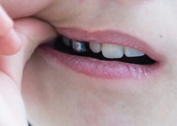 4 būdai išlyginti netolygias lūpas