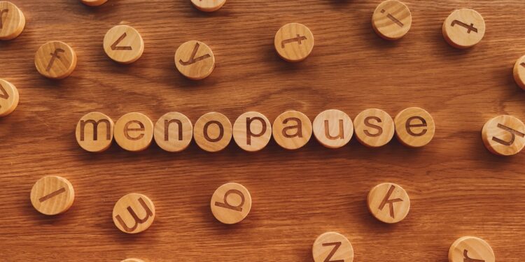 Koks yra vidutinis moterų menopauzės amžius?