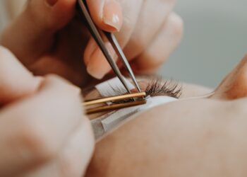 Blakstienų priauginimo priežiūra: kaip ilgiau išlaikyti tobulą rezultatą