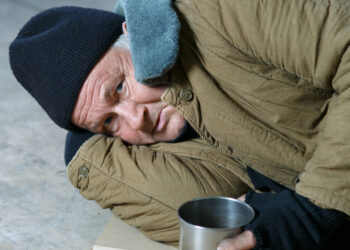 Štai kaip jaučiasi gyvenimas be uoslėsarbaGyvenimas be uoslės: kaip tai jaučiasiAbi versijos dera priklausomai nuo teksto konteksto.