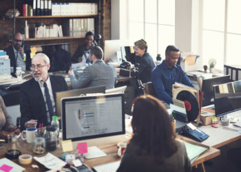 Kaip susikurti ramią darbo aplinką: paprasti pokyčiai, keičiantys daug