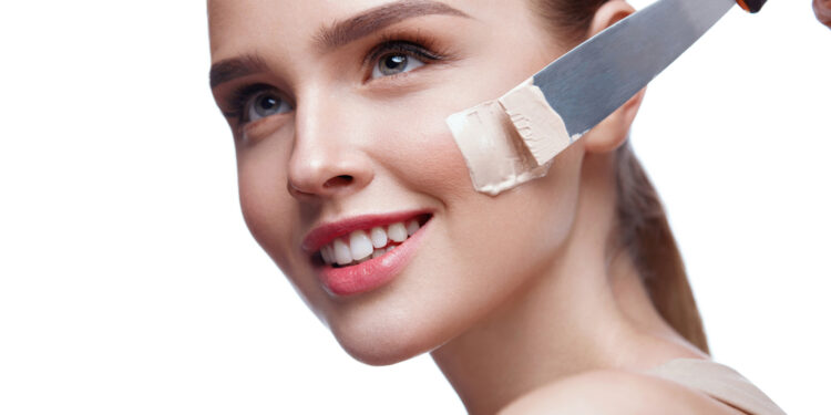 Ar retinolis veido priežiūros priemonėse gali sukelti arba paaštrinti sausų akių sindromą?