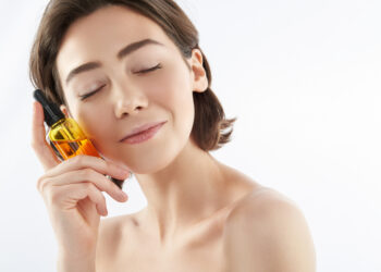 6 būdai, kaip naudoti medetkų aliejų odos priežiūrai