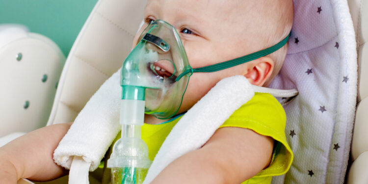 11 senųjų medicinos „gydymo“ metodų, nuo kurių gali supykinti. Tarp jų – heroinas vaikams!