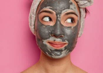 Bentonito molio kaukė plaukams: kaip ją naudoti