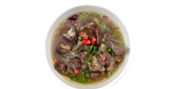 5 kaulų sultinio receptai, stiprinantys kūną, žarnyną, odą ir sielą