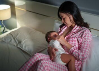 **Ką, kūdikis tampo tavo spenelį? Tai iš tiesų visiškai normalu**