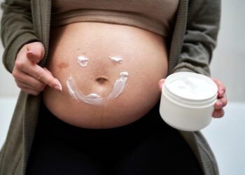 7 patarimai, kaip stangrinti suglebusią odą po nėštumo