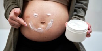 7 patarimai, kaip stangrinti suglebusią odą po nėštumo