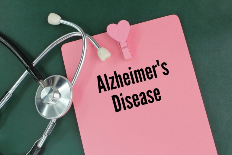 Alzheimerio ligos vaistai: šiuo metu taikomi ir kuriami