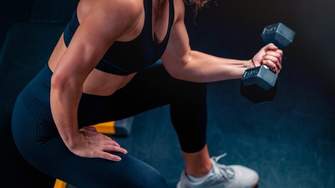 6 bicepso tempimo pratimai, kuriuos verta įtraukti į treniruotę