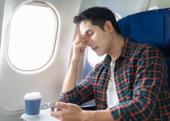 Ar galima susirgti aukštikalnių liga skrendant lėktuvu?