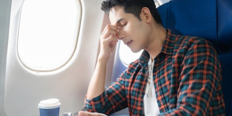 Ar galima susirgti aukštikalnių liga skrendant lėktuvu?
