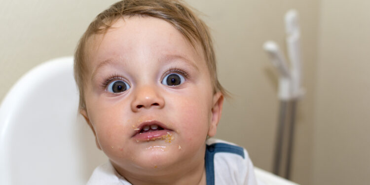 Kodėl mano kūdikio burnoje atsirado opelių?