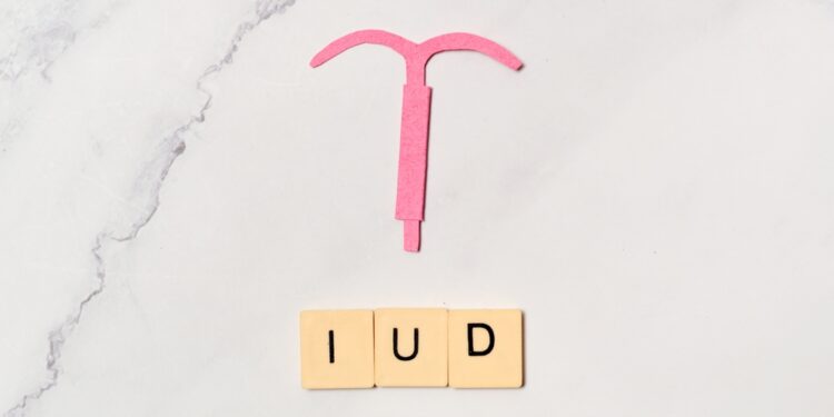 Kaip išimama gimdos spiralė (IUD)?