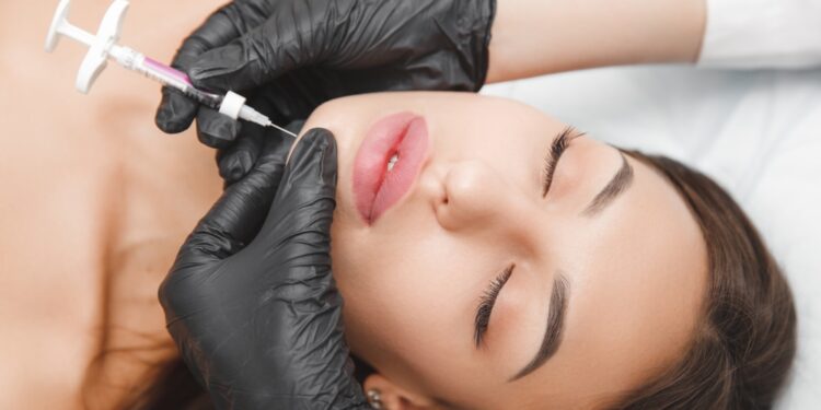 Kas yra su ŽIV susijusi lipodistrofija?