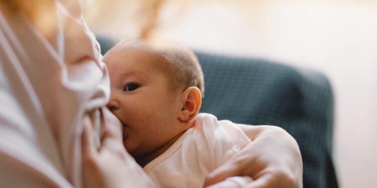 Ar galima vartoti „NyQuil“ žindymo metu?