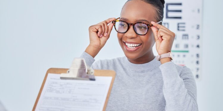 **OD ir OS: kaip skaityti akinių receptą**