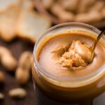 Žemės riešutų sviestas: ar jis padeda mažinti, ar didina cholesterolį?