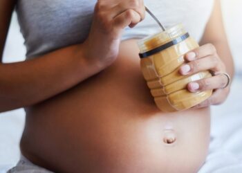 Ar saugu nėštumo metu valgyti žemės riešutus?