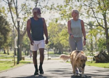 Sužinokite, kodėl vaikščiojimas gali padėti sumažinti nugaros skausmą ir kaip tai gali padėti jums
