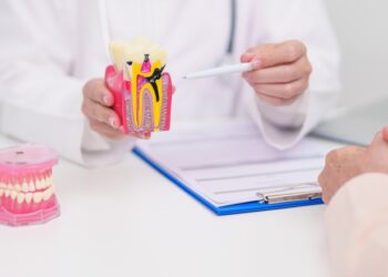 Dantų kirminų mito paneigimas ir kitos dantų ėduonies priežastys