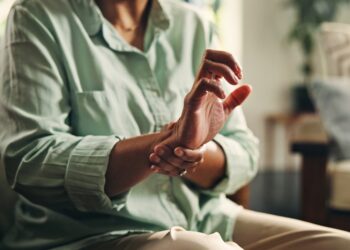 Ankstyvieji keturių artrito tipų simptomai