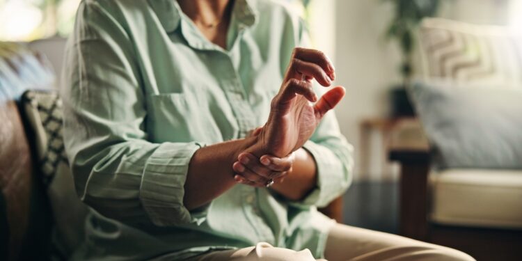 Ankstyvieji keturių artrito tipų simptomai