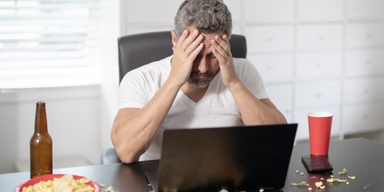 Kodėl po valgio skauda galvą?