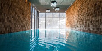 Ar galima maudytis, sergant juostine pūsleline?